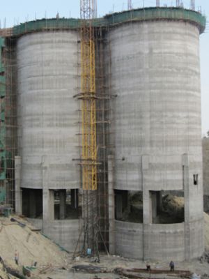 新建煤筒仓
